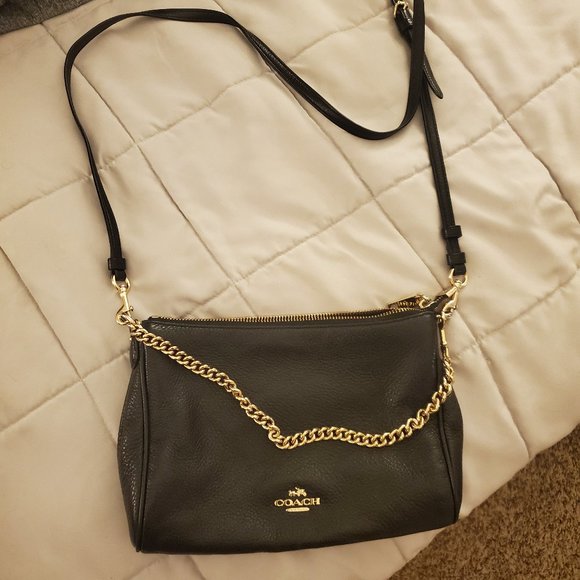 coach carrie crossbody black